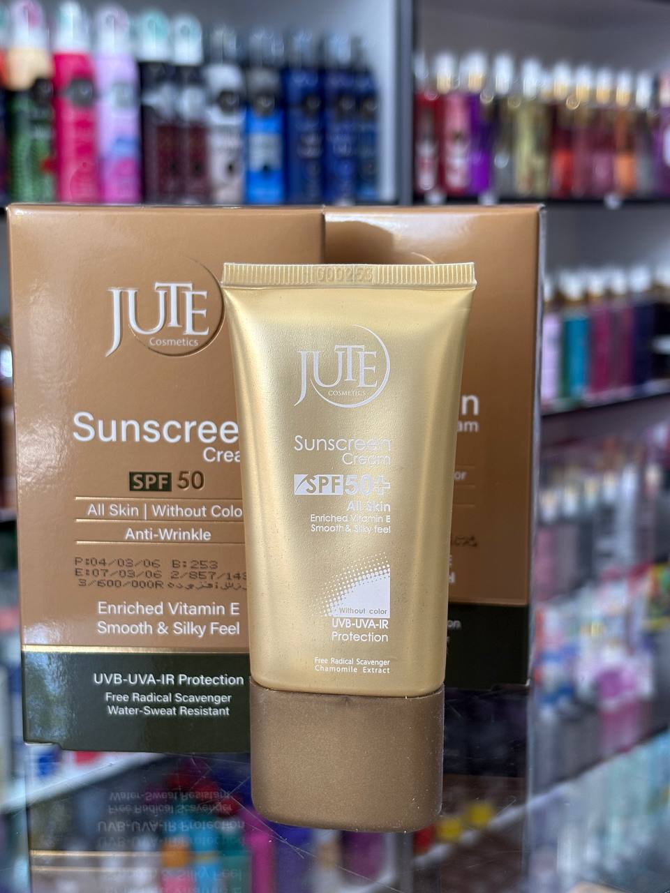 کرم ضدآفتاب بی رنگ ژوت مناسب انواع پوست و پوست چرب| spf +50 | حجم 50mil | دارای ویتامین E